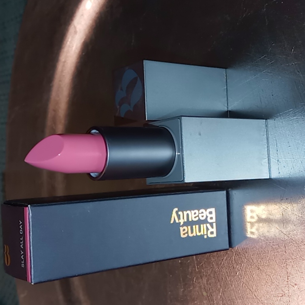 Lisa Rinna Beauty Lipstick in Slay All Day New!